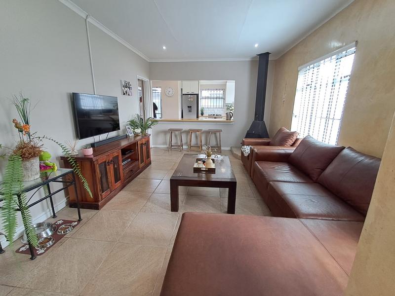 4 Bedroom Property for Sale in Richmond Estate Western Cape